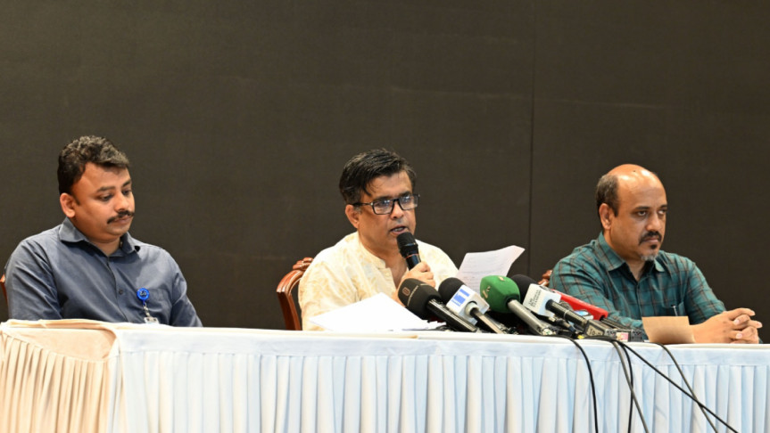 বৃহস্পতিবার ফরেন সার্ভিস একাডেমিতে সংবাদ সম্মেলনে প্রধান উপদেষ্টার প্রেস সচিব শফিকুল আলম। ছবি : প্রধান উপদেষ্টার প্রেস উইং