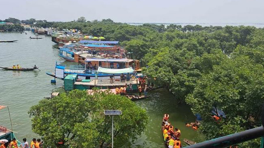 অপরূপ সৌন্দর্য্যে