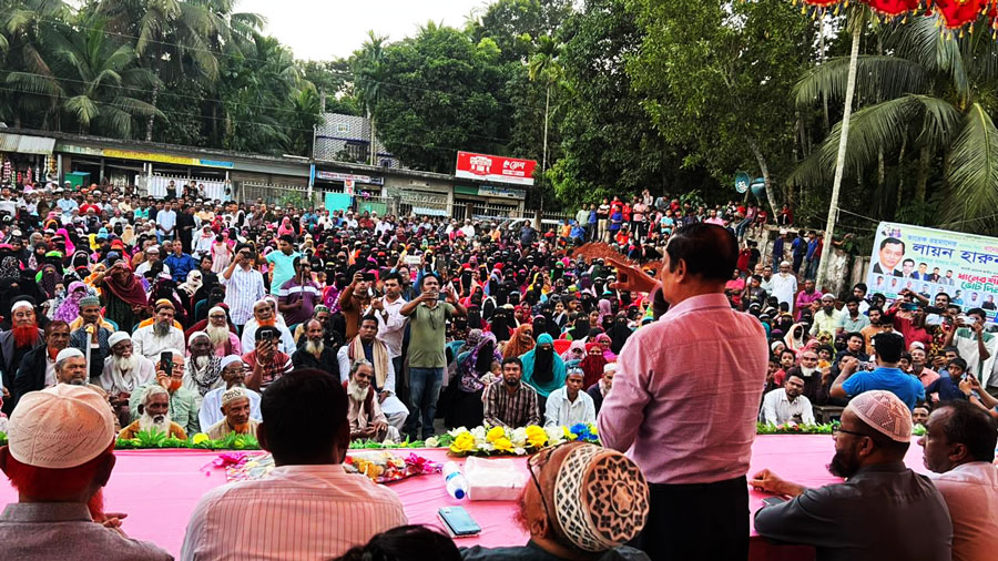 ফ্যামিলি কার্ড ও ন্যায্যমূল্যের আশ্বাস দিলেন বিএনপি প্রার্থী হারুনুর রশিদ