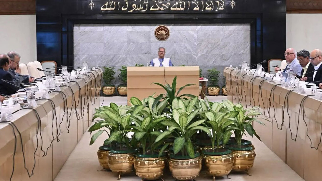 ভূমিকম্পের প্রস্তুতি নিয়ে জরুরি বৈঠকে প্রধান উপদেষ্টা