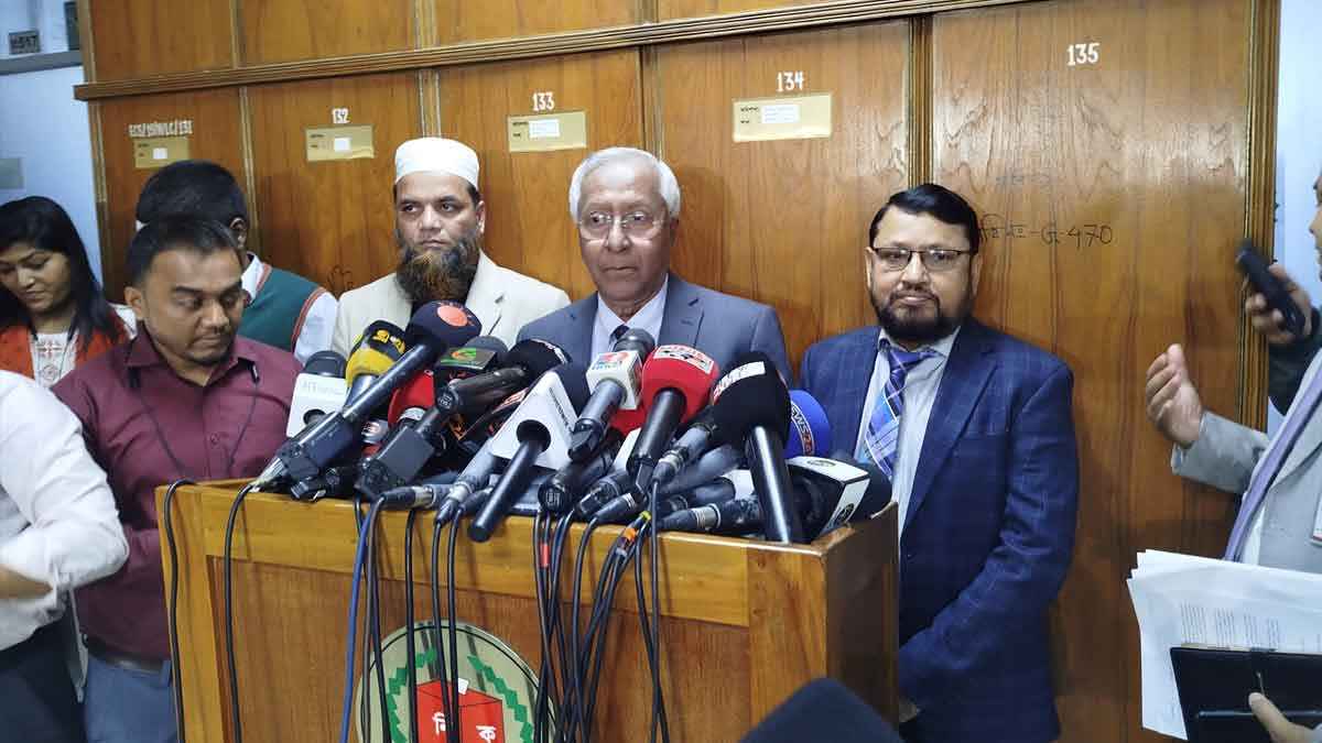 সামাজিক মাধ্যম মনিটরিংয়ের জন্য সেল গঠন করবে ইসি