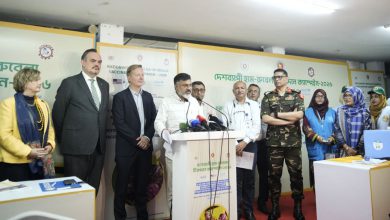 শাহজাদপুরে হাম-রুবেলা টিকাদান কেন্দ্র পরিদর্শনে ডিএনসিসি প্রশাসক মিল্টন