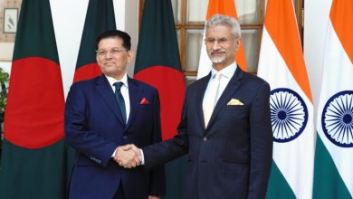 বাংলাদেশের পররাষ্ট্রমন্ত্রী ড. খলিলুর রহমান ও ভারতের পররাষ্ট্রমন্ত্রী এস জয়শঙ্কর। ছবি : এক্স