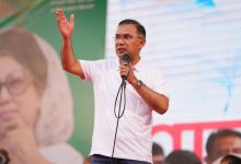 বগুড়া শহরের আলতাফুন্নেছা খেলার মাঠে সোমবার জনসভায় প্রধানমন্ত্রী ও বিএনপি চেয়ারম্যান তারেক রহমান বক্তব্য দেন। ছবি : প্রধানমন্ত্রীর কার্যালয়