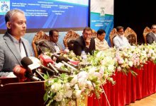 সোমবার রাজধানীর তেজগাঁওয়ে সড়ক ভবনে আয়োজিত এক অনুষ্ঠানে প্রধান অতিথির বক্তব্য দেন সড়কমন্ত্রী শেখ রবিউল আলম