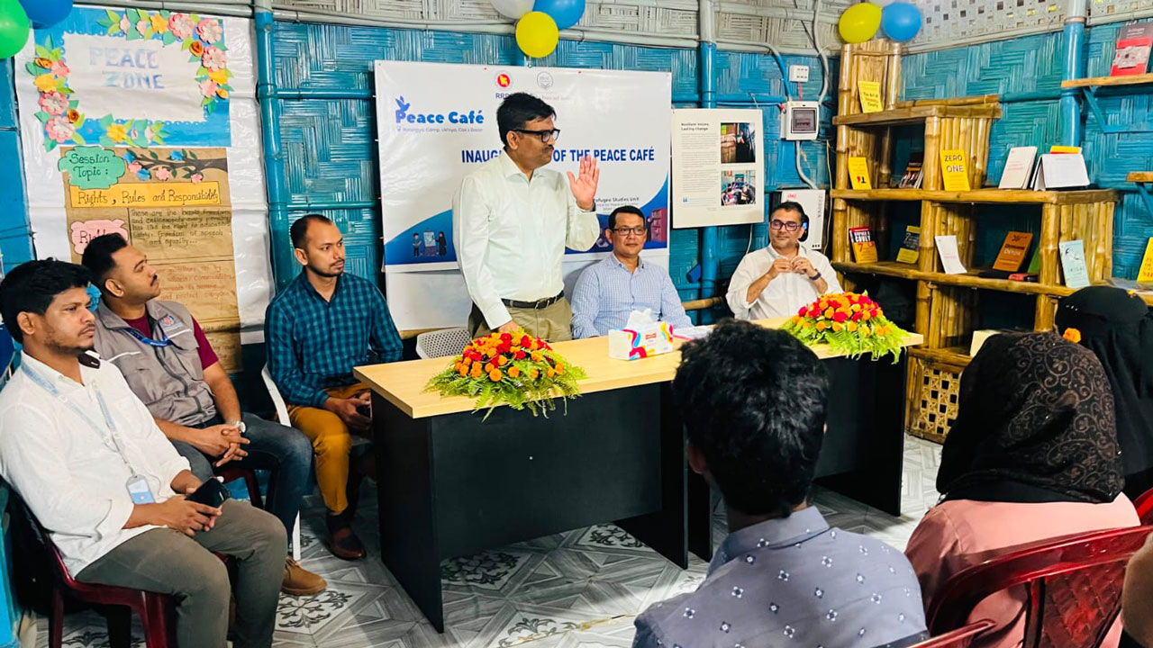 রোহিঙ্গা ক্যাম্পে ব্র্যাক ইউনিভার্সিটির পিস ক্যাফে ও কমিউনিটি লাইব্রেরি চালু
