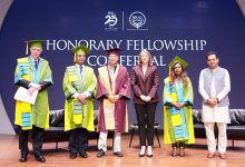 ব্র্যাক ইউনিভার্সিটির প্রথম অনারারি ফেলোশিপ পেলেন খ্যাতিমান দার্শনিক পিটার সিঙ্গার
