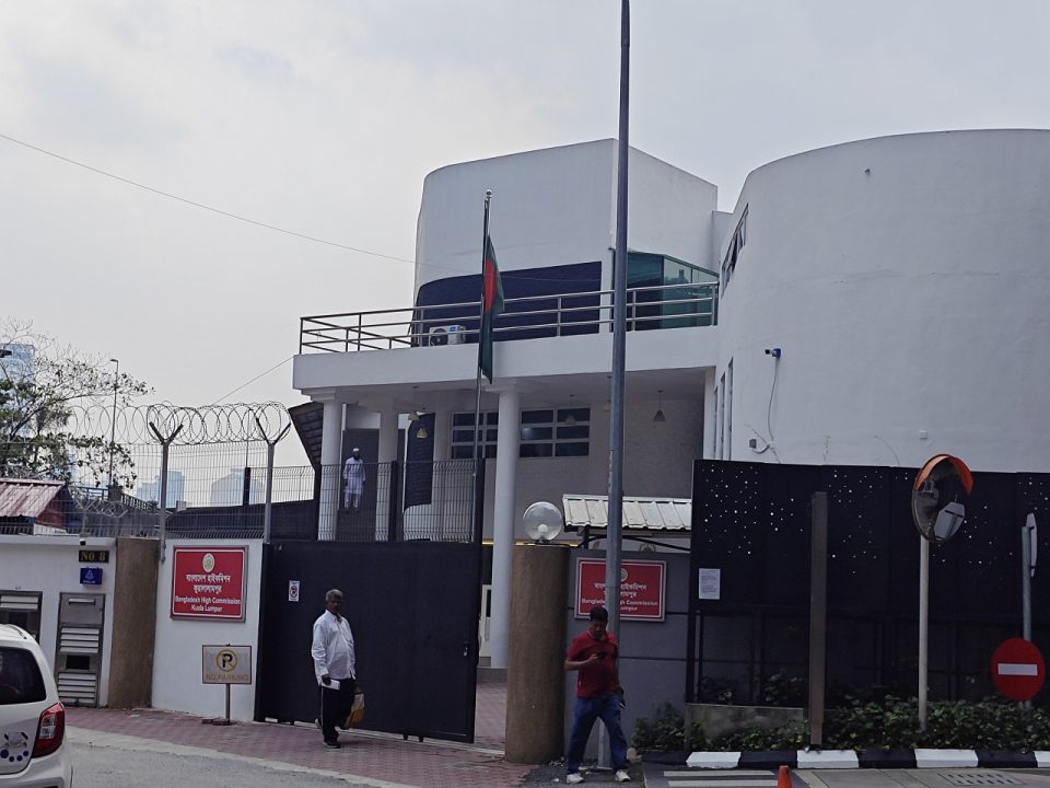 

আহমাদুল কবির, মালয়েশিয়া থেকে